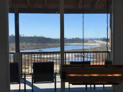 Gorgeous Views Of Ocean, Estuary And Mountains!