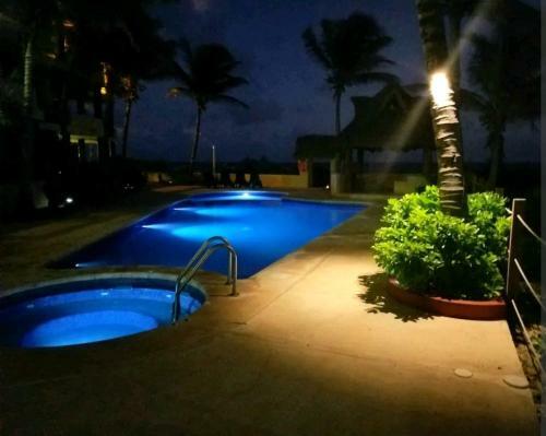 Villa Jaguar 1/1 Lux-1200sqft Ph- Incredible View - Must See!