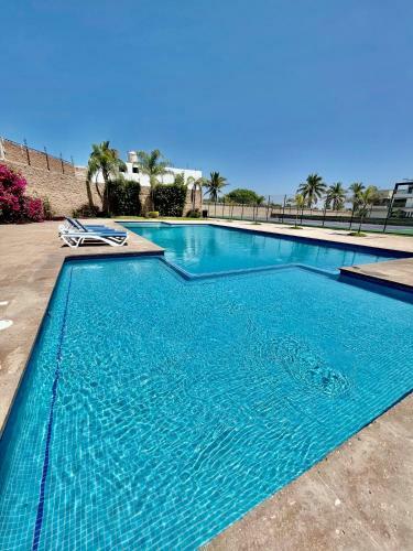 Casa Turquesa Pie de Playa Mazatlan (Brujas)