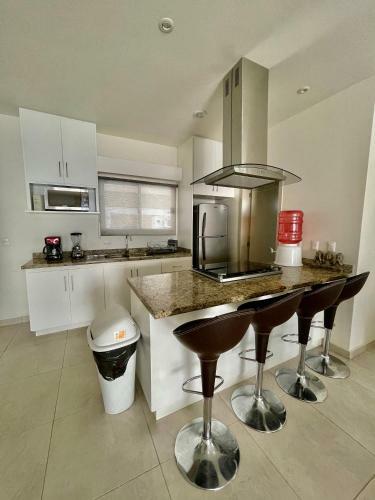 Casa Turquesa Pie de Playa Mazatlan (Brujas)
