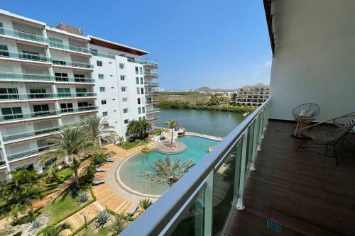 Apartamento 5010 2/4 Condominio de Lujo Junto A La Marina!