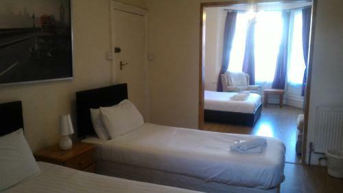 Hostal Cedar Lodge Hotel