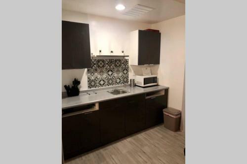 New 2 Bedroom Luxury Apartment -great Location -modern