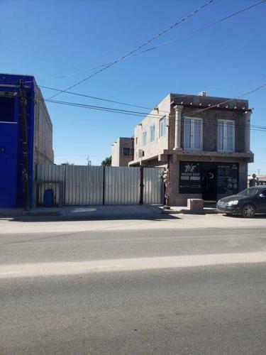 Apartamento Brothers Townhouse. Puero Pe�asco, Centro