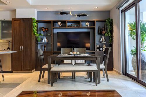 Apartamento Luxe Puerto Vallarta Condo, Steps From It All