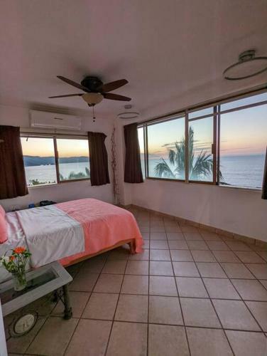 Apartamento 2 Bed/2 Bath Condo W/stunning Ocean Views & Pool