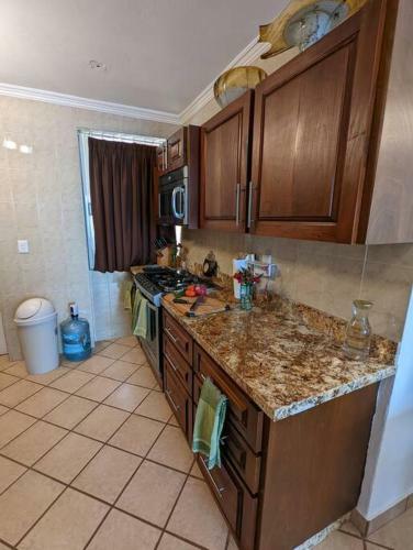 Apartamento 2 Bed/2 Bath Condo W/stunning Ocean Views & Pool