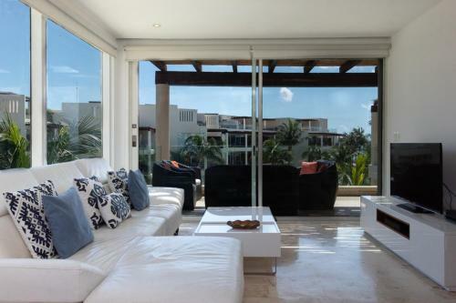 Incredible 3 Bedroom Penthouse At The Elements By Bric