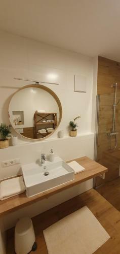 Apartamento Weingut & Ferienwohnungen Lenhard