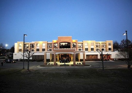 Hotel Comfort Suites North