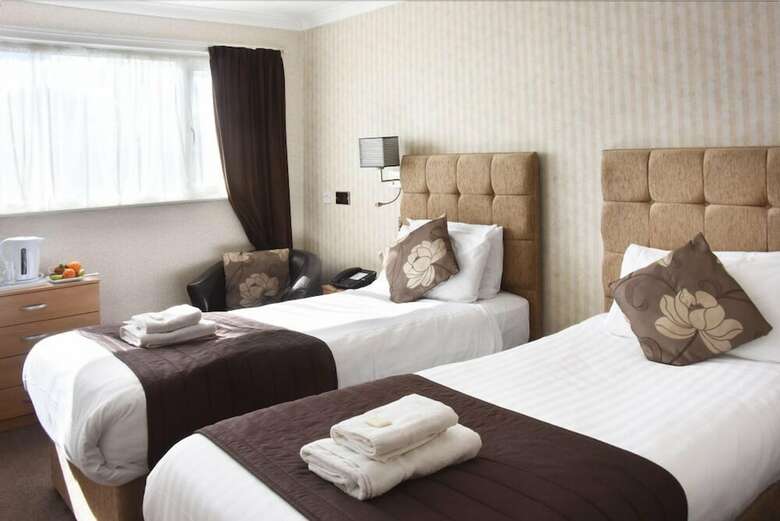 Hostal Torbay Court Hotel