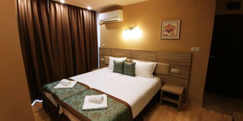 Hostal Garden Guest House