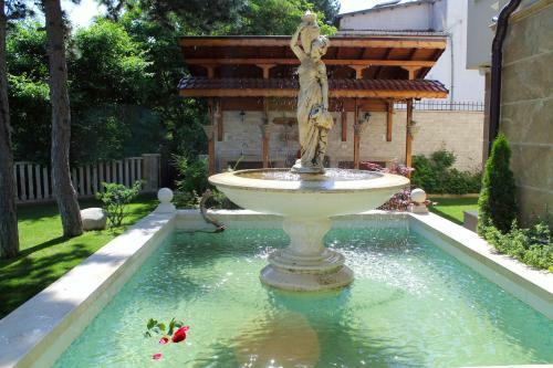 Hostal Garden Guest House
