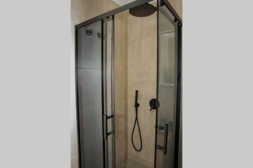 Super Luxurious & Spacious Designer Apartment.