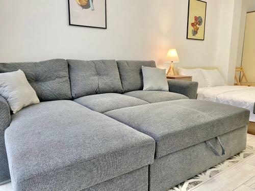 Top Location Apartment With 2bath & Parking For 6 Guests