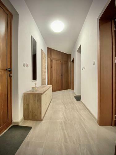 Top Location Apartment With 2bath & Parking For 6 Guests