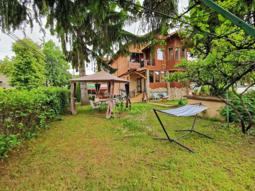 Hostal Casa Divna