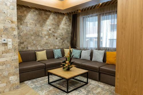 103 Alpine Hotel