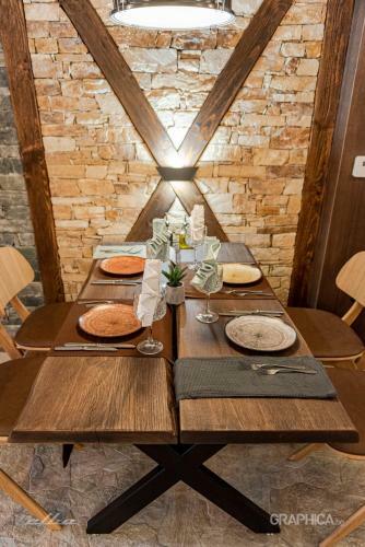 103 Alpine Hotel