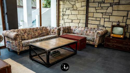 Hostal R34 Guest House