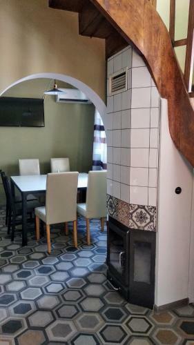 Hostal Base Camp Guesthouse