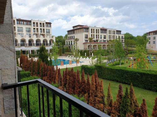 Alex Apartment In Green Life Beach Resort