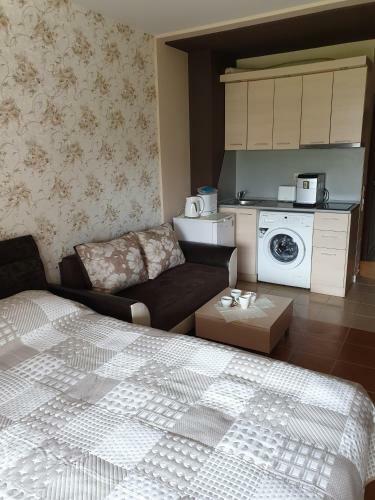 Alex Apartment In Green Life Beach Resort