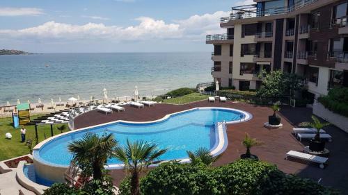 Sand Lilies Beach Apartment
