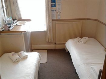Bed & Breakfast Brampton Guest House