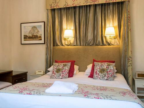 Ascot House Hotel