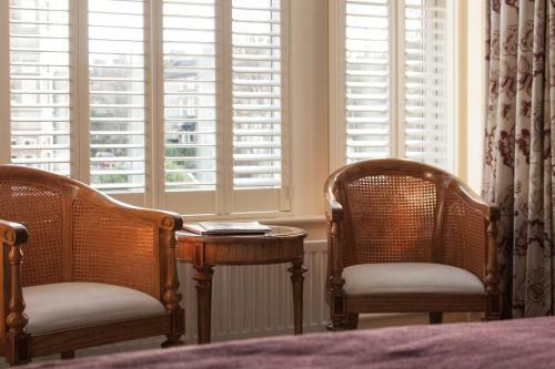 Ascot House Hotel