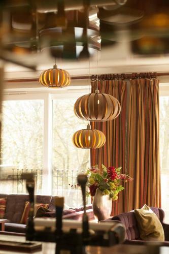 Ascot House Hotel
