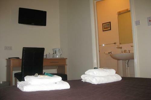 Hostal White House View Guest House