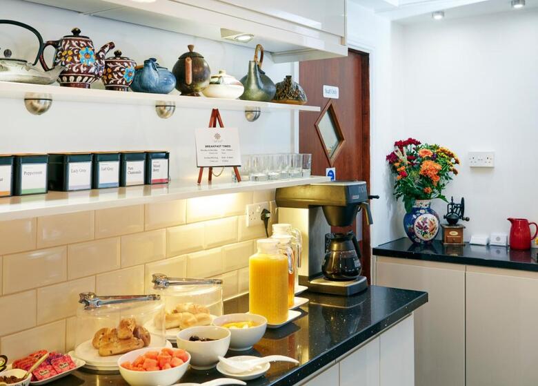 Hostal Conifers Guest House