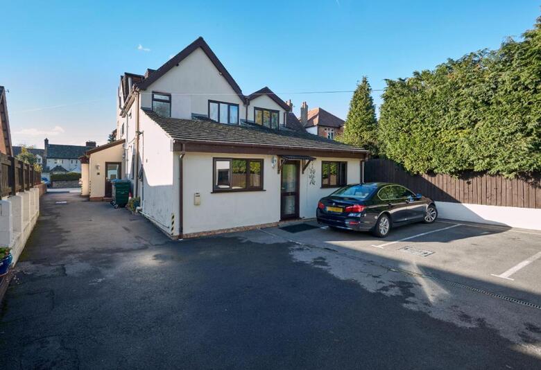 Hostal Conifers Guest House