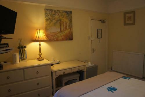 Hostal Athena Guest House