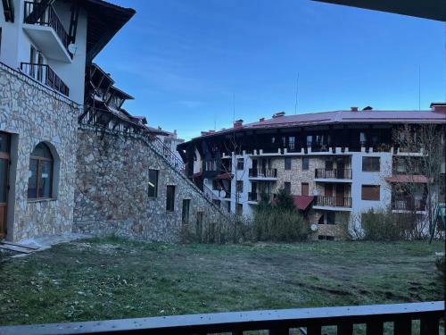 Grand Monastery Apartments