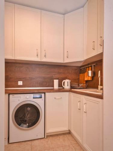 South Park, Vitosha View, 2-bdr, 2-bthr Apartment