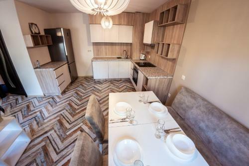 Bright 1bdr Apartment With A Balcony