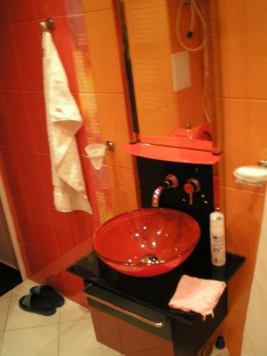 Small Luxury Apartment In A Top Location In Mladost 1a