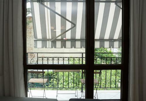 Apartamento Stylish Retreat / High-end Flat / Varna Downtown