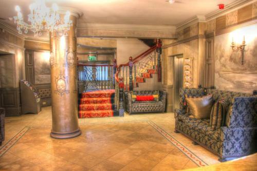 Benedicts Hotel