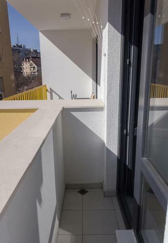 Vili's Place - 1 Bedroom Apartment With Balcony