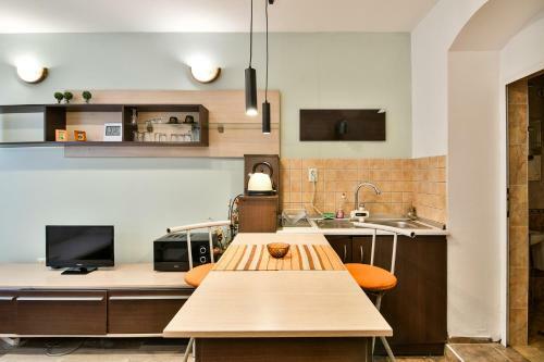 Apartamento Budget Studio For 2 Nearby City Center