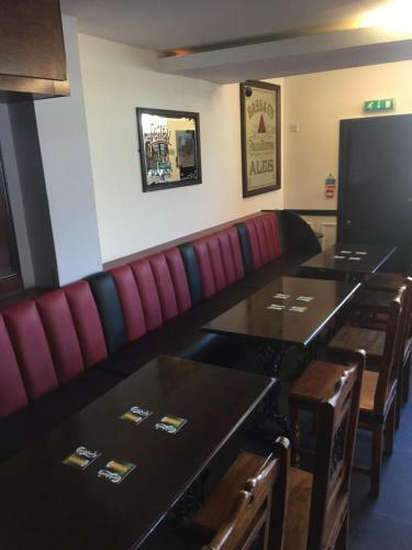 The King Harry Bar & Hostel