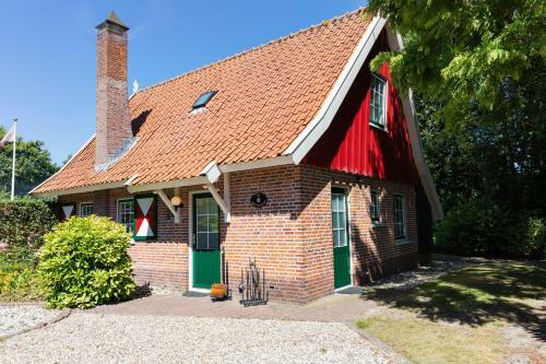 de Brittenburg With Hot Tub & Sauna