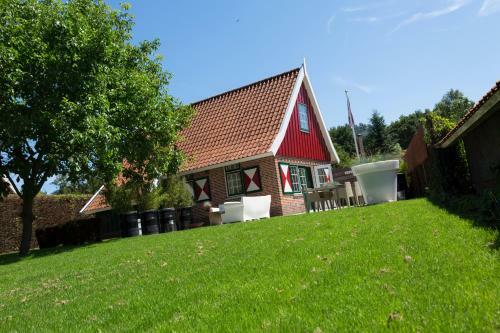 de Koolmees With Hot Tub & Sauna