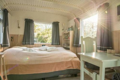 Bed & Breakfast Boerderijkamer Zwanebloem