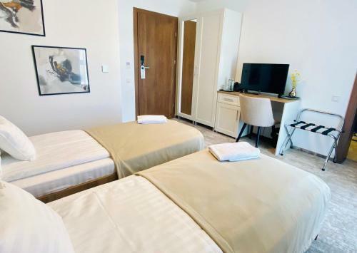 Hotel River
