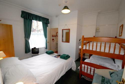 Hostal Brentwood House
